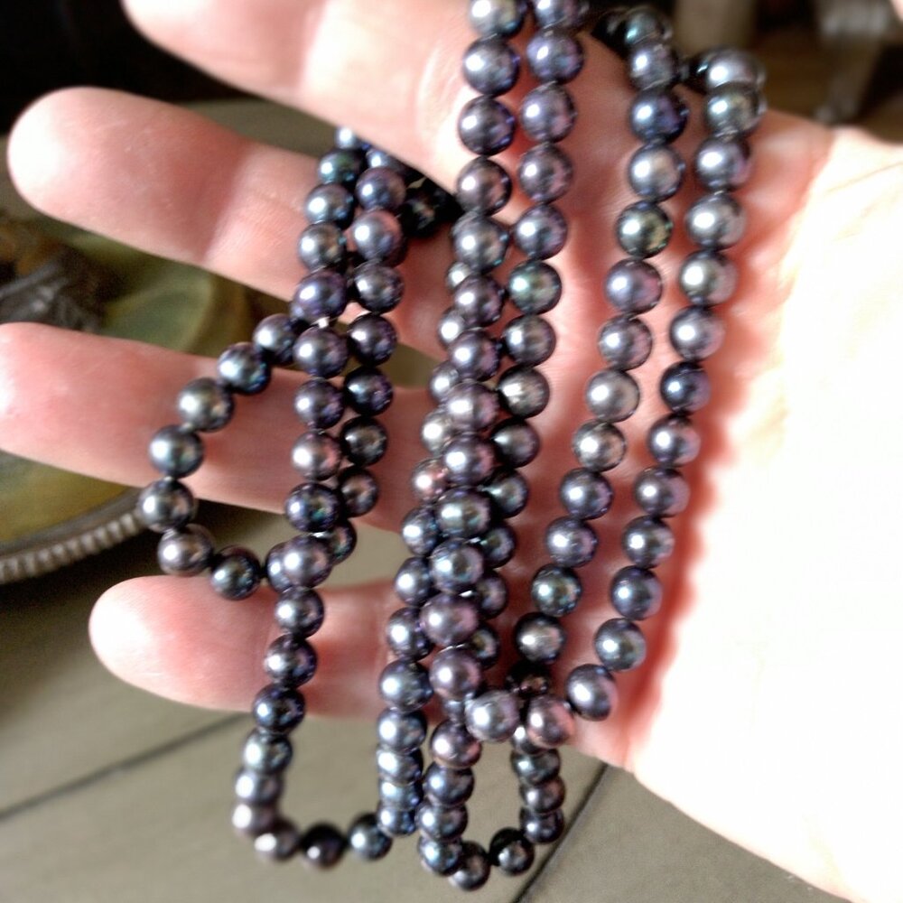 Black cultured pearl strand, 36" long, beautiful colors, no clasp